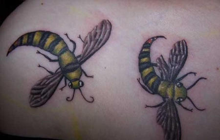 侧腰蜜蜂纹身图案