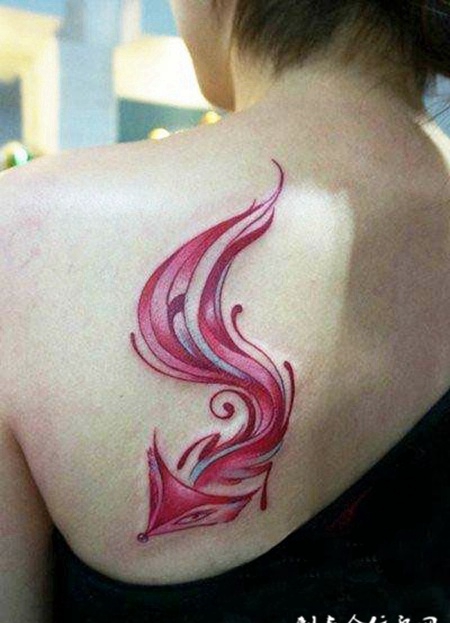 后背上的狐狸图腾纹身图案