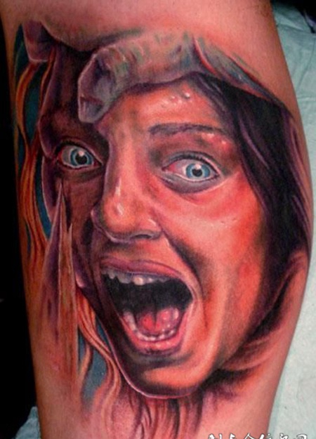 小腿上的丧尸恶魔纹身图案