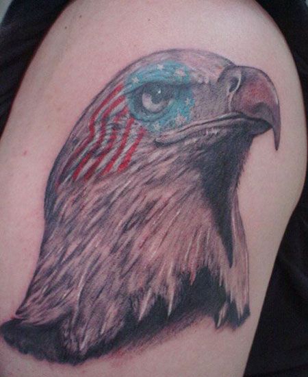 大臂个性老鹰头纹身图案