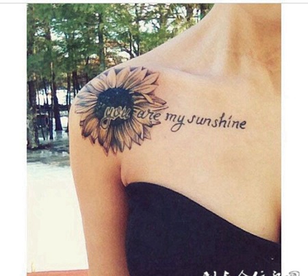 肩膀上的向日葵纹身图案