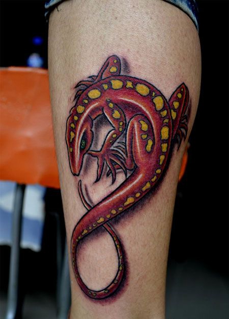小腿红色蜥蜴纹身图案