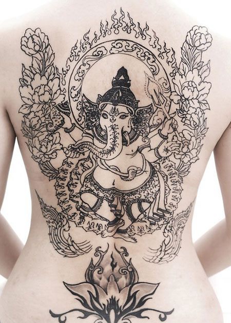 性感美女满背象神莲花纹身