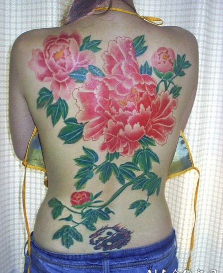 满背牡丹花纹身图案