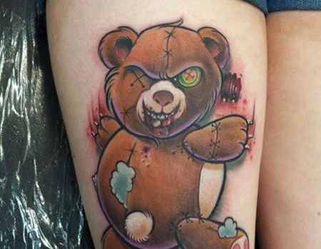 大腿邪恶熊娃娃纹身图案