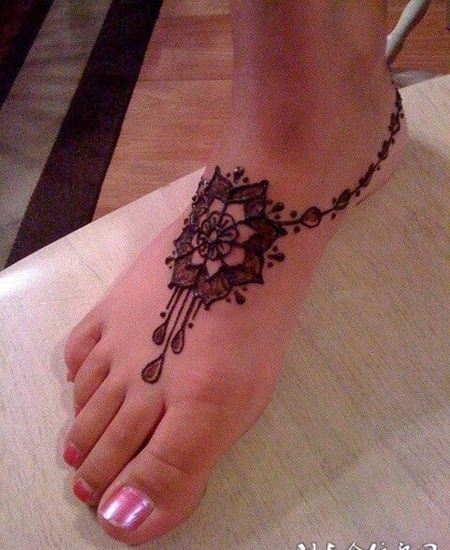 脚面上的梵花海娜图腾纹身图案