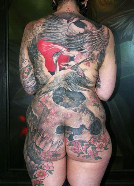 满背骷髅仙鹤纹身图案