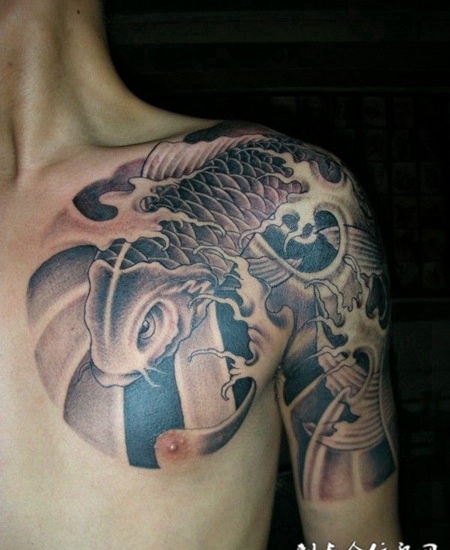 半胛鲤鱼水花纹身图案