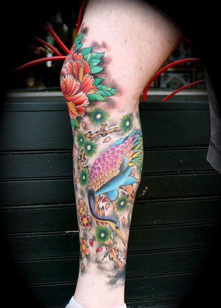 小腿仙鹤牡丹花纹身图案