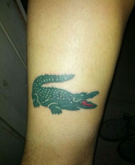 手臂绿色鳄鱼纹身图案