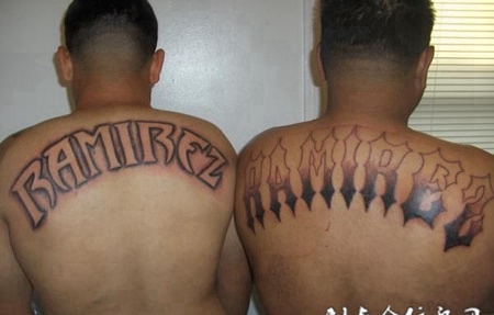 后背上的花体字纹身图案