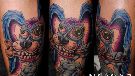 小腿上的恶魔兔子纹身图案