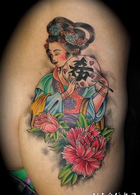 臀部艺妓牡丹花纹身图案