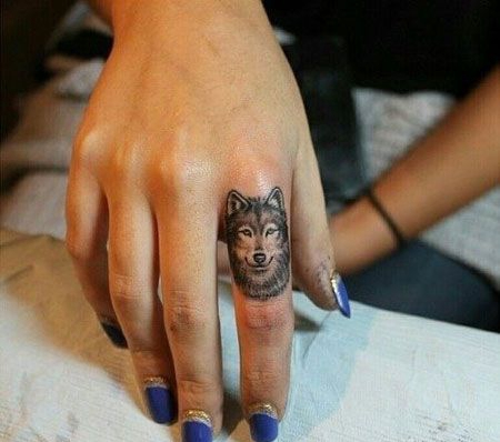 手指狼头纹身图案