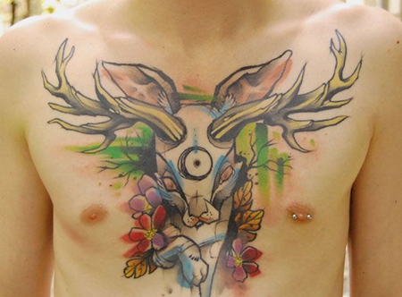 胸部彩色麋鹿纹身图案