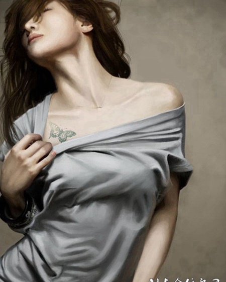 锁骨上的蝴蝶纹身图案