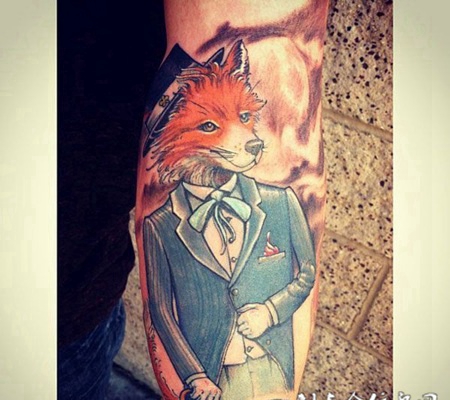 小臂上的狐狸绅士纹身图案