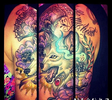 大臂上的小狐狸纹身图案