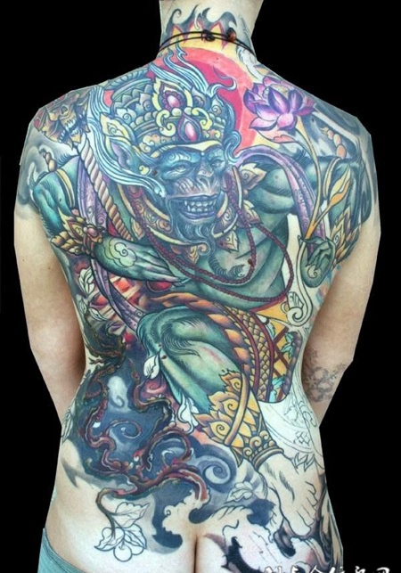 满背神鬼纹身图案