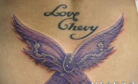 后腰上的翅膀手纹身图案