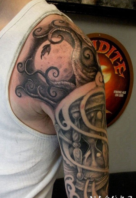 胳膊上的沙漏纹身图案