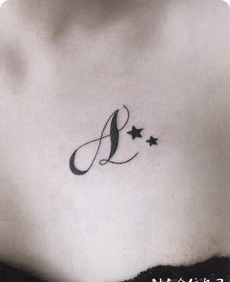 胸前的五角星英文纹身图案