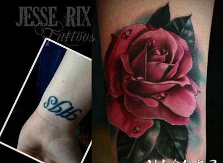 手腕上的遮盖玫瑰花纹身图案