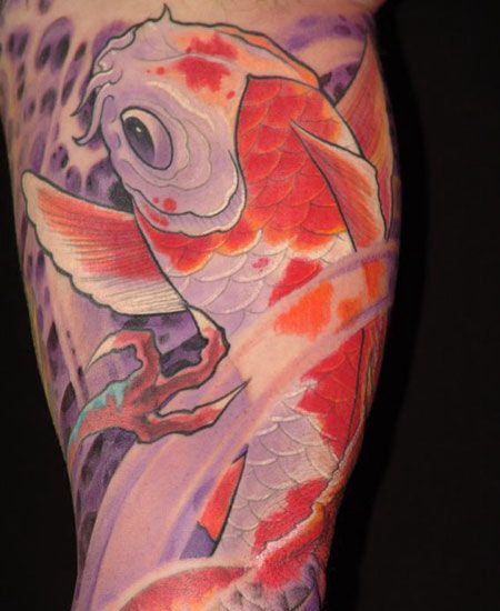 大臂红斑锦鲤纹身图案