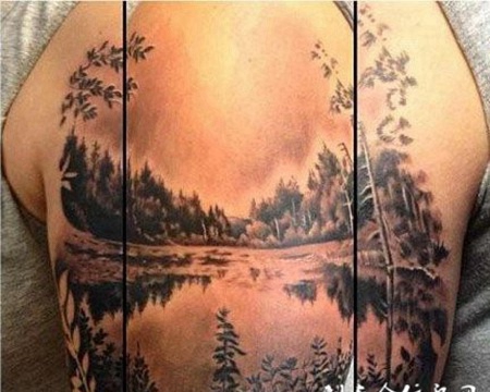大臂上的风景纹身图案