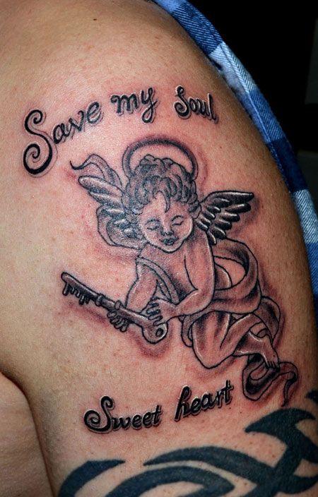 手臂上的小天使纹身图案