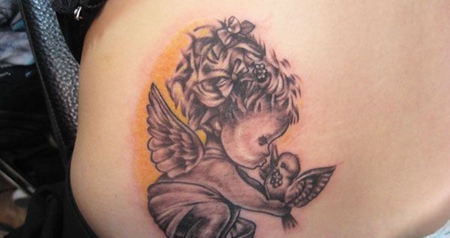 侧腰的小天使纹身图案
