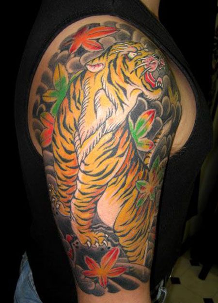 手臂帅气上山虎纹身图案