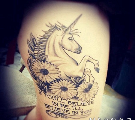 大腿上的天马雏菊纹身图案