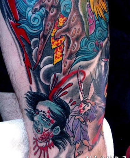 大臂上的日式生首纹身图案