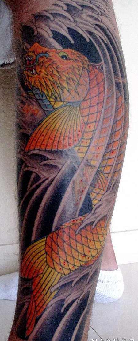 小腿上的鳌鱼纹身图案