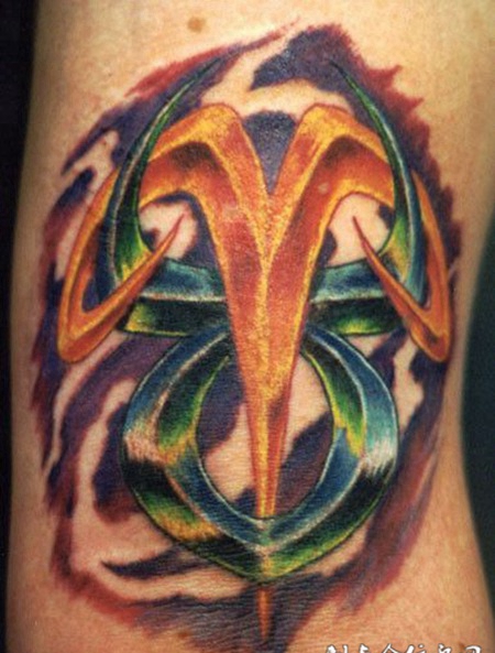 大臂上的星座白羊座纹身图案