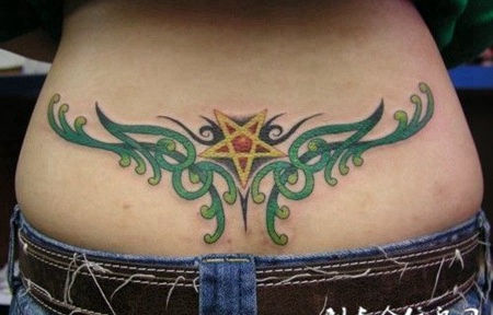 后腰上的五角星图腾纹身图案