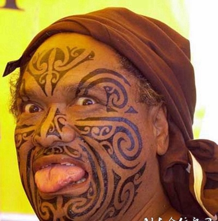 面部的图腾纹身图案