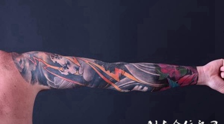 花臂水浪莲花纹身图案