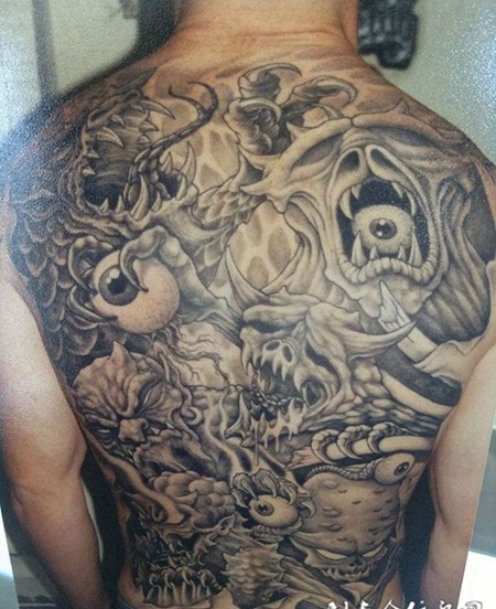 满背骨质恶魔纹身图案