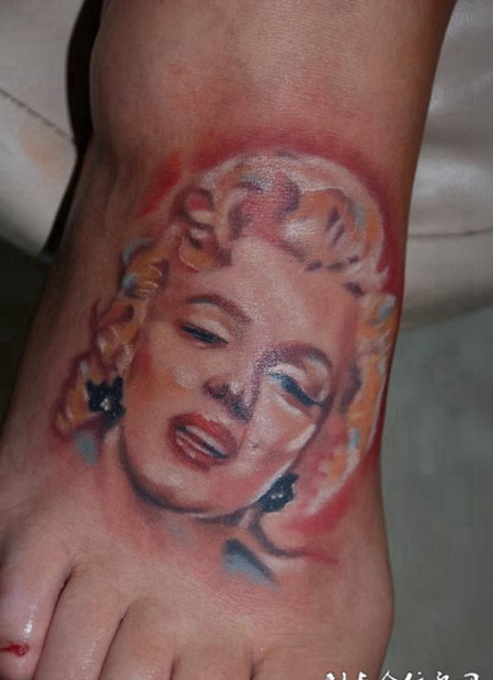 脚面上的玛丽莲梦露纹身图案缩略频道推荐图