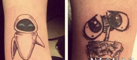 小臂上的外星人纹身图案