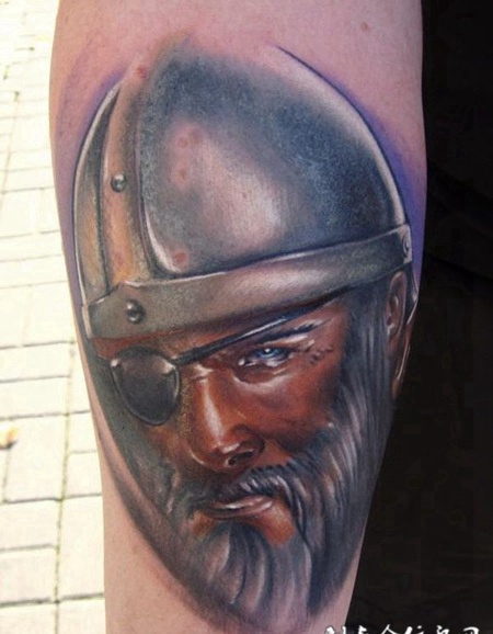 小臂上的凯尔特战士纹身图案