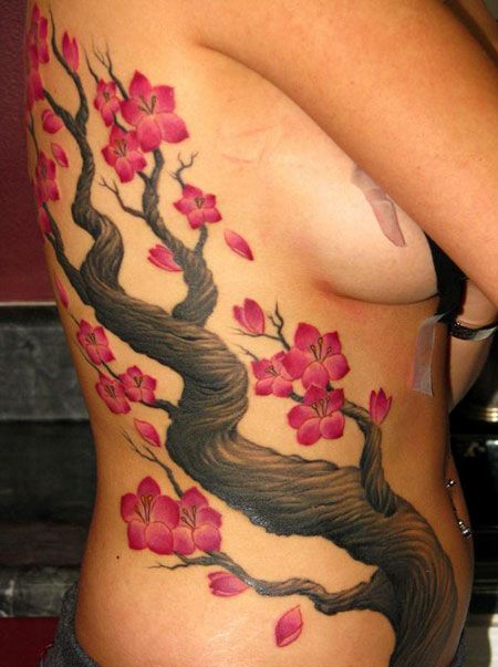 侧腰个性桃花纹身图案