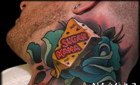 脖子上的玫瑰花雪糕纹身图案