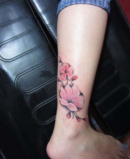 脚踝粉色桃花纹身图案