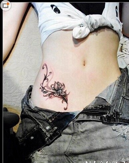 腰上的彼岸花纹身图案