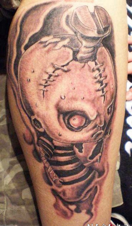 小腿上的钉子恶魔纹身图案