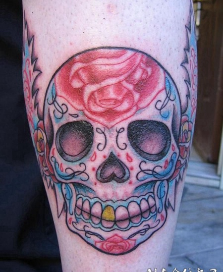 胳膊上长翅膀的骷髅纹身图案