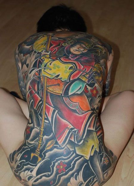 满背彩色武士纹身图案